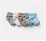 5 socks 0/3-3/6 m